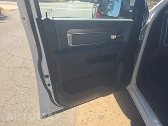 2024 Ram 1500 Classic SLT Extended Cab Medium Bed - miniatura 9