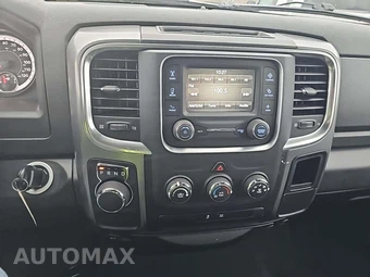 2024 Ram 1500 Classic SLT Extended Cab Medium Bed - miniatura 10