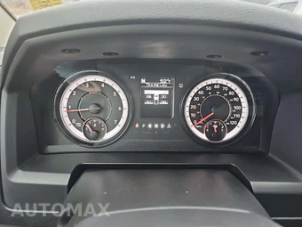 2024 Ram 1500 Classic SLT Extended Cab Medium Bed - miniatura 9