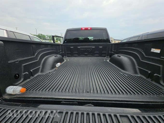 2024 Ram 1500 Classic SLT Extended Cab Medium Bed - miniatura 14