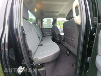 2024 Ram 1500 Classic SLT Extended Cab Medium Bed - miniatura 16