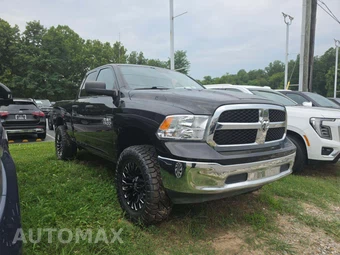 2024 Ram 1500 Classic SLT Extended Cab Medium Bed - miniatura 4