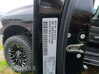 2024 Ram 1500 Classic SLT Extended Cab Medium Bed - miniatura 5