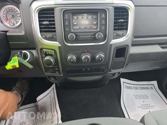 2024 Ram 1500 Classic SLT Extended Cab Medium Bed - miniatura 7