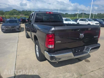 2024 Ram 1500 Classic SLT Extended Cab Medium Bed - miniatura 2