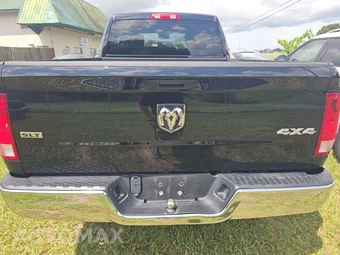 2024 Ram 1500 Classic SLT Extended Cab Medium Bed - miniatura 5