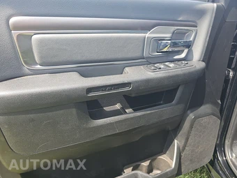 2024 Ram 1500 Classic SLT Extended Cab Medium Bed - miniatura 9