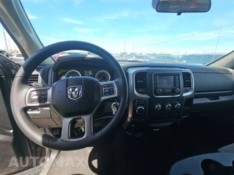 2024 Ram 1500 Classic SLT Extended Cab Medium Bed - miniatura 11