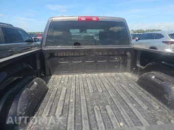 2024 Ram 1500 Classic SLT Extended Cab Medium Bed - miniatura 16