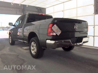 2024 Ram 1500 Classic SLT Extended Cab Medium Bed - miniatura 6