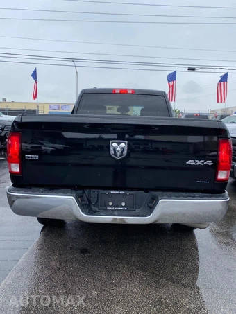 2024 Ram 1500 Classic SLT Extended Cab Medium Bed - miniatura 9