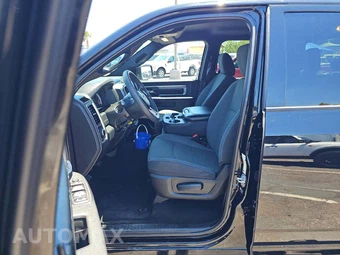 2024 Ram 1500 Classic Warlock Crew Cab Short Bed - miniatura 3