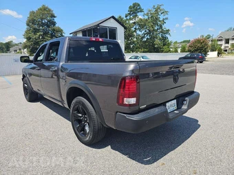 2024 Ram 1500 Classic Warlock Crew Cab Short Bed - miniatura 2