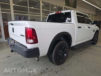 2024 Ram 1500 Classic Warlock Crew Cab Short Bed - miniatura 3