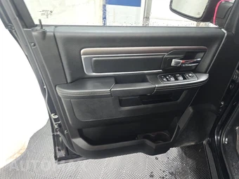 2024 Ram 1500 Classic Warlock Crew Cab Short Bed - miniatura 9