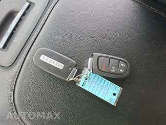 2024 Ram 1500 Classic Warlock Crew Cab Short Bed - miniatura 5