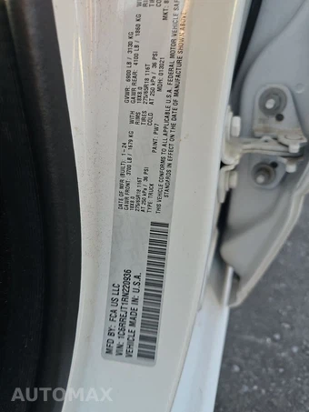 2024 Ram 1500 Laramie Crew Cab Short Bed - miniatura 14