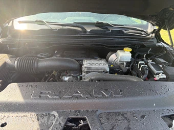 2024 Ram 1500 Laramie Crew Cab Short Bed - miniatura 10