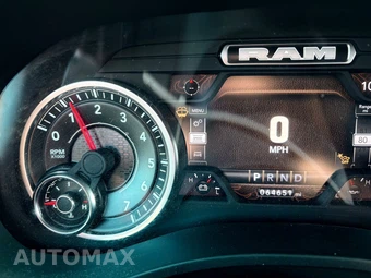 2024 Ram 1500 Laramie Crew Cab Short Bed - miniatura 9