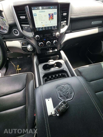 2024 Ram 1500 Laramie Crew Cab Short Bed - miniatura 10