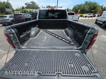 2024 Ram 1500 Laramie Crew Cab Short Bed - miniatura 14
