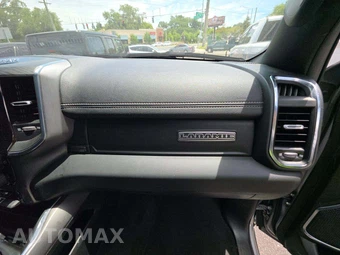 2024 Ram 1500 Laramie Crew Cab Short Bed - miniatura 19