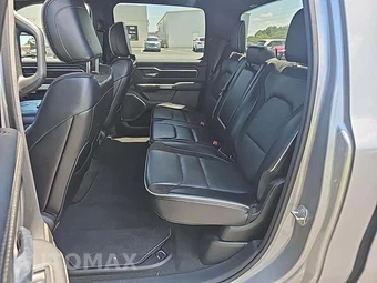 2024 Ram 1500 Laramie Crew Cab Short Bed - miniatura 10
