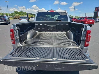 2024 Ram 1500 Laramie Crew Cab Short Bed - miniatura 11