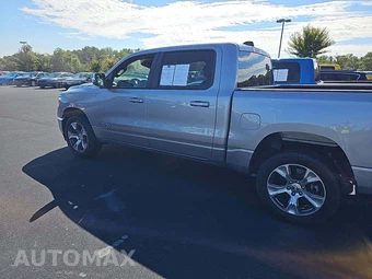2024 Ram 1500 Laramie Crew Cab Short Bed - miniatura 2