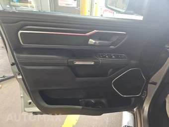 2024 Ram 1500 Laramie Crew Cab Short Bed - miniatura 9
