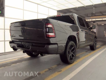 2024 Ram 1500 Laramie Crew Cab Short Bed - miniatura 4