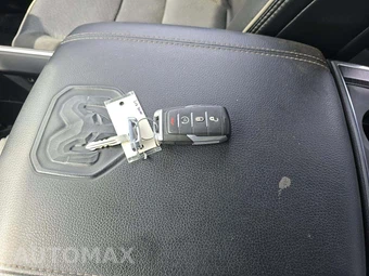 2024 Ram 1500 Laramie Crew Cab Short Bed - miniatura 8