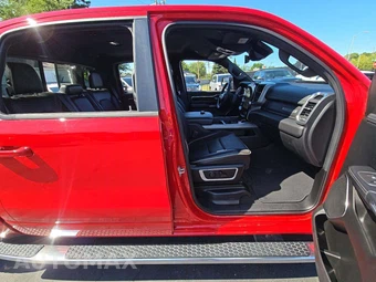 2024 Ram 1500 Laramie Crew Cab Short Bed - miniatura 15