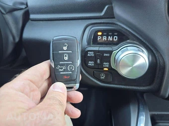 2024 Ram 1500 Laramie Crew Cab Short Bed - miniatura 5