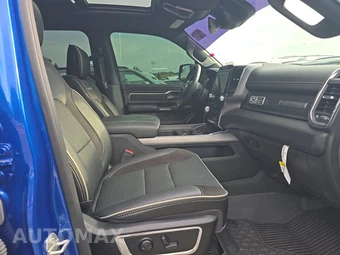 2024 Ram 1500 Laramie Crew Cab Short Bed - miniatura 8