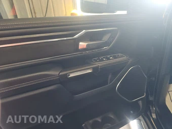 2024 Ram 1500 Laramie Crew Cab Short Bed - miniatura 9