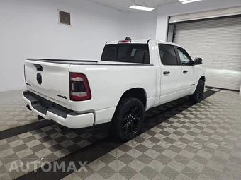 2024 Ram 1500 Laramie Crew Cab Short Bed - miniatura 4