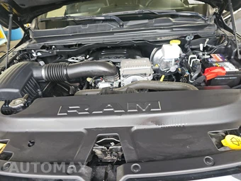 2024 Ram 1500 Laramie Crew Cab Short Bed - miniatura 15