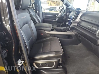 2024 Ram 1500 Laramie Crew Cab Short Bed - miniatura 8