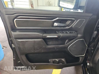 2024 Ram 1500 Laramie Crew Cab Short Bed - miniatura 9