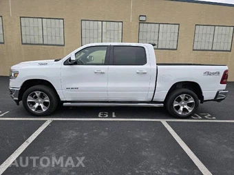 2024 Ram 1500 Laramie Crew Cab Short Bed - miniatura 2