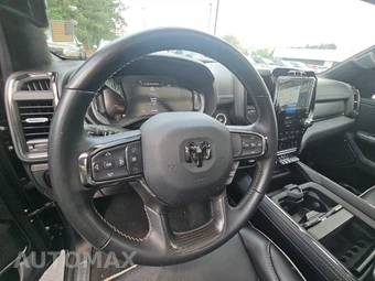 2024 Ram 1500 Limited Crew Cab Short Bed – miniatura 10