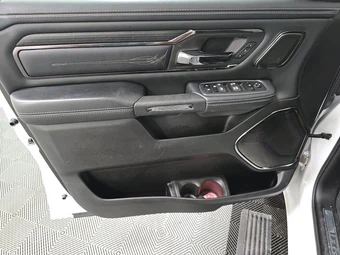 2024 Ram 1500 Limited Crew Cab Short Bed – miniatura 9
