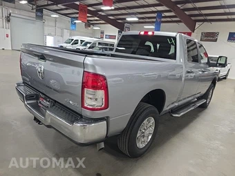 2024 Ram 2500 Big Horn Crew Cab Medium Bed - miniatura 4