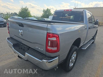 2024 Ram 2500 Big Horn Crew Cab Medium Bed - miniatura 4