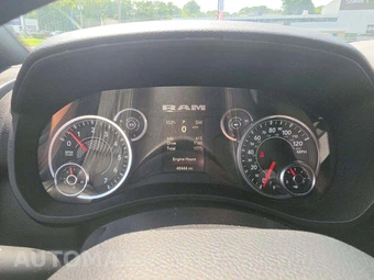 2024 Ram 2500 Big Horn Crew Cab Medium Bed - miniatura 9