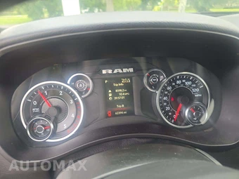 2024 Ram 2500 Big Horn Crew Cab Medium Bed - miniatura 9