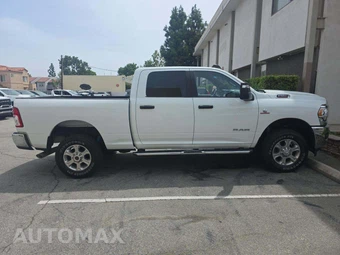 2024 Ram 2500 Big Horn Crew Cab Medium Bed - miniatura 4
