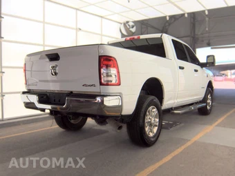 2024 Ram 2500 Big Horn Crew Cab Medium Bed - miniatura 4