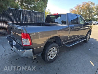 2024 Ram 2500 Big Horn Crew Cab Medium Bed - miniatura 4